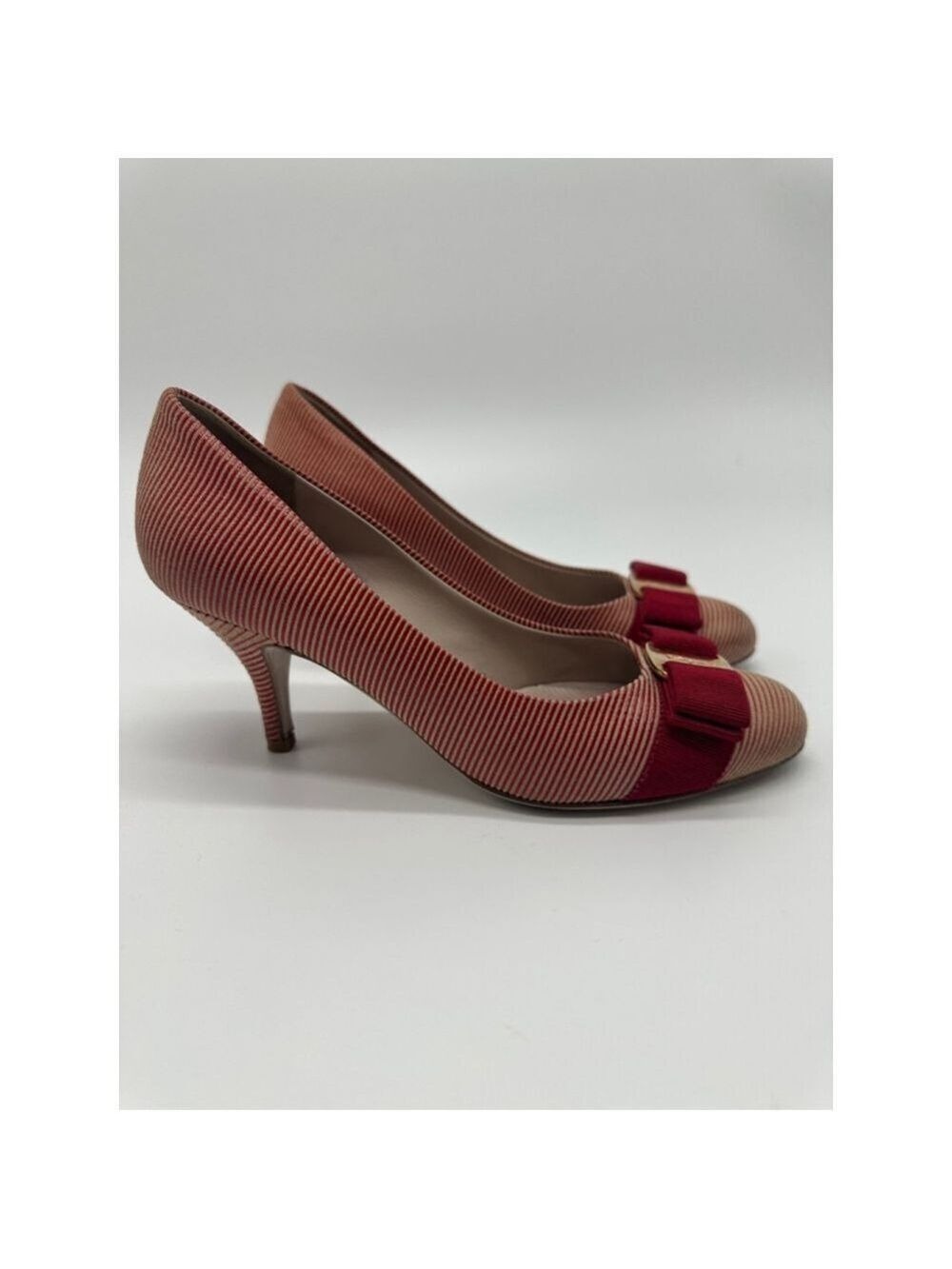 Salvatore Ferragamo Vara Bow Pumps Size 5 Leather Heels w Dust Bag - Picture 9 of 9